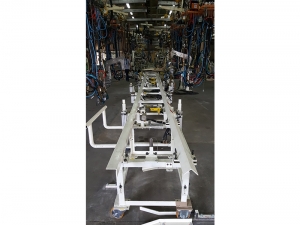 Mitsubishi Motor - Installation of car welding welding lines